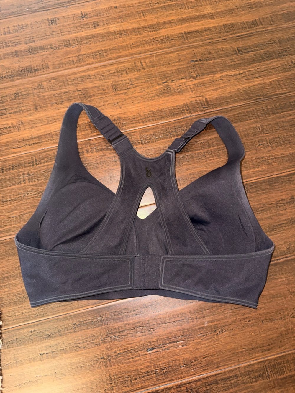Everyday Black Wireless Racerback Sports Bra - Supportive Comfort - Picture 3 of 3